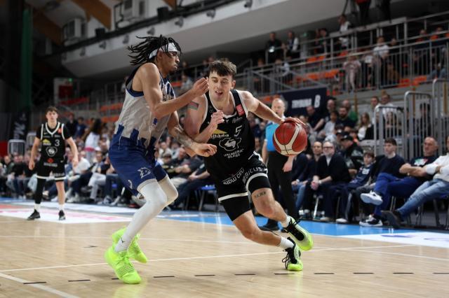 1792071477367099198.jpg 名记.jpg